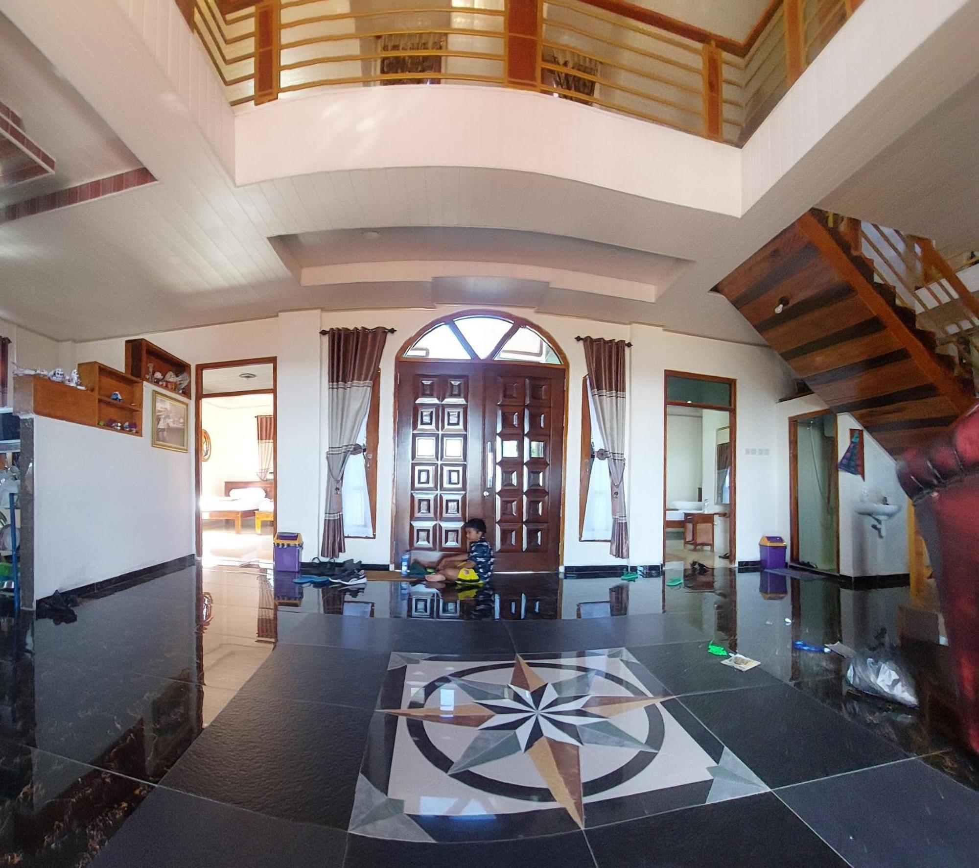 Kopa Hilltop - Family Guest Home Ruteng Ngoại thất bức ảnh